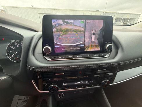 Used 2023 Nissan Rogue SL FWD image 35