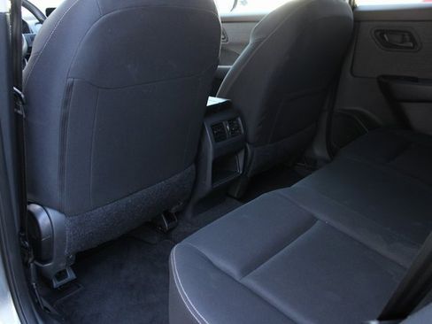 Used 2023 Nissan Rogue S image 30