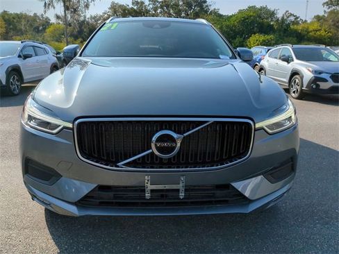 Used 2021 Volvo XC60 T5 Momentum w/ Premium Package image 9