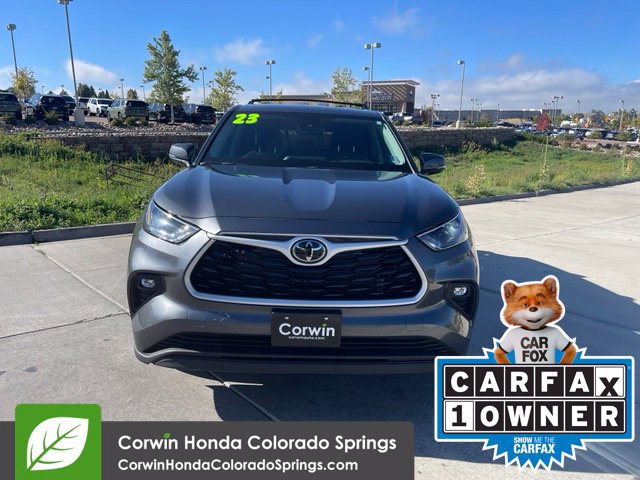 Used 2023 Toyota Highlander LE FWD image 2