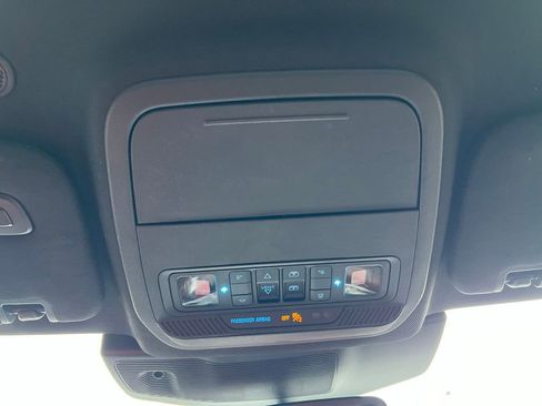 Used 2023 Ford Explorer King Ranch w/ Technology Package image 44