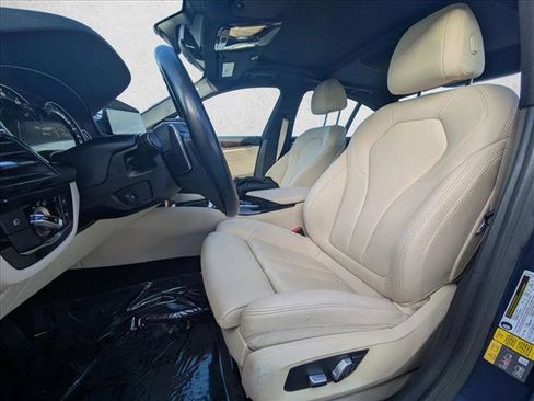 Used 2018 BMW 530e w/ Premium Package 2 image 18