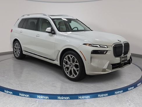 Used 2024 BMW X7 xDrive40i w/ Executive Package AWD/4WD image 3