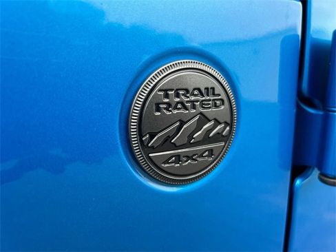 Used 2022 Jeep Gladiator Overland image 32