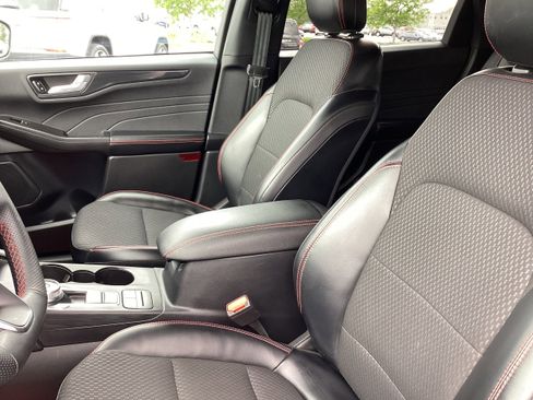 Used 2023 Ford Escape ST-Line FWD image 12