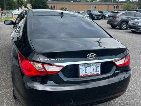 Used 2012 Hyundai Sonata Limited w/ Navigation Pkg FWD image 4