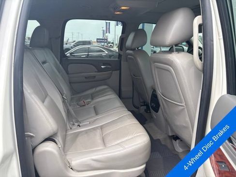 Used 2014 GMC Yukon XL SLT w/ SLT-2 Equipment Package AWD/4WD image 15
