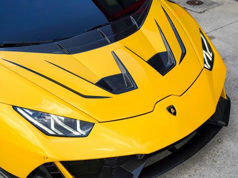 Used 2022 Lamborghini Huracan EVO image 11