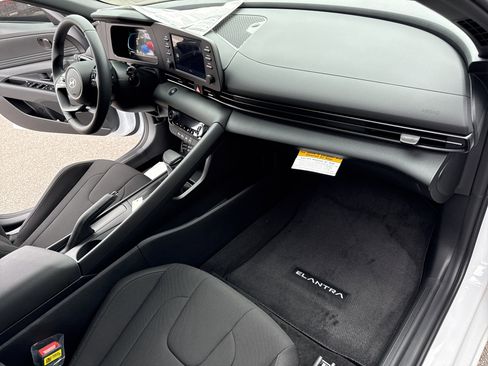 New 2026 Hyundai Elantra Sport image 17