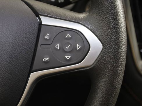 Used 2021 Chevrolet Traverse LS image 31