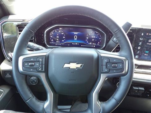 Certified 2025 Chevrolet Silverado 1500 LT AWD/4WD image 17