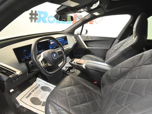 Used 2023 BMW iX xDrive50 w/ Premium Package AWD/4WD image 11