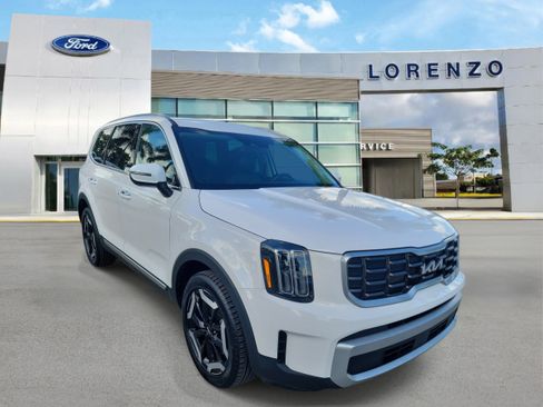 Used 2024 Kia Telluride S FWD image 3