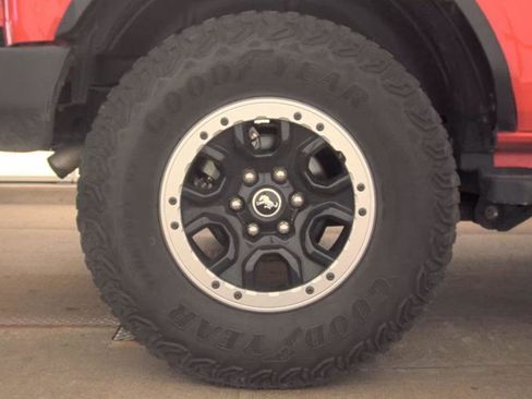 Used 2023 Ford Bronco Outer Banks w/ Sasquatch Package AWD/4WD image 8