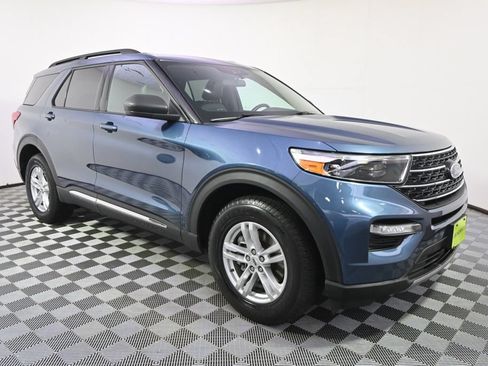 Used 2020 Ford Explorer XLT w/ Equipment Group 202A AWD/4WD image 8