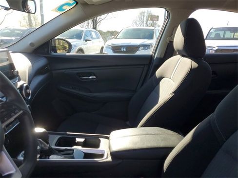 Used 2025 Nissan Sentra SV image 17