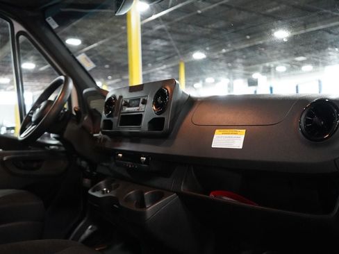 Used 2023 Mercedes-Benz Sprinter 2500 image 22