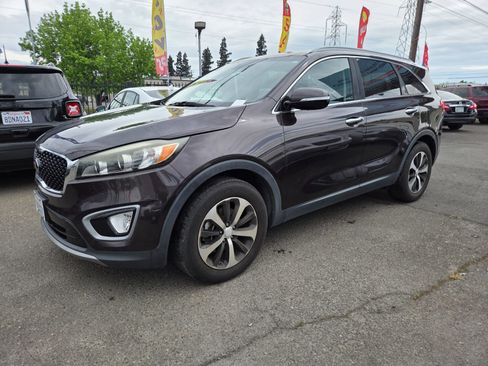 Used 2017 Kia Sorento EX image 1