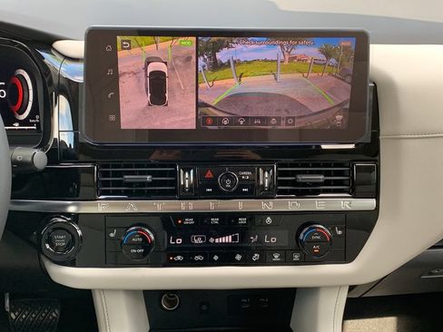 New 2026 Nissan Pathfinder SL FWD image 10