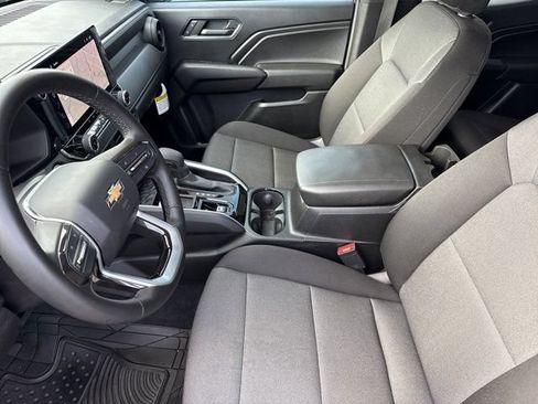 Used 2025 Chevrolet Colorado W/T w/ WT Custom Package RWD image 10