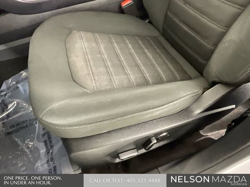 Used 2019 Ford Fusion SE image 24