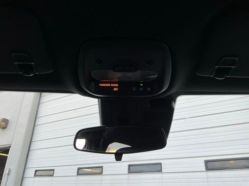 Used 2025 Buick Envista Sport Touring image 14