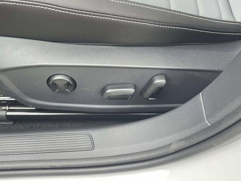 New 2026 Volkswagen Jetta SE FWD image 18