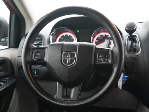 Used 2015 Dodge Grand Caravan SXT FWD image 19