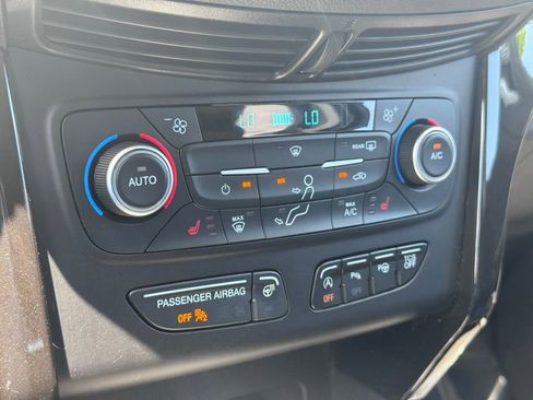 Used 2019 Ford Escape Titanium AWD/4WD image 14