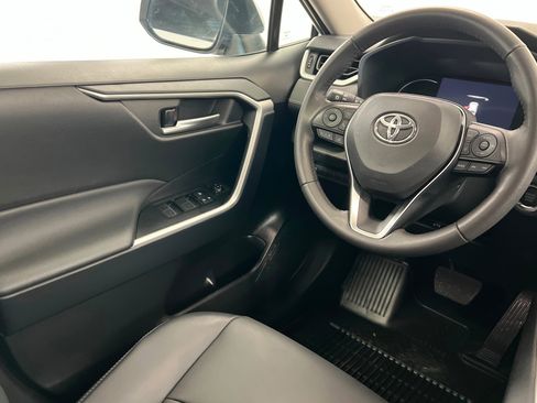 Used 2025 Toyota RAV4 XLE Premium image 12