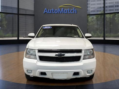 Used 2010 Chevrolet Suburban LT w/ Luxury Package image 2