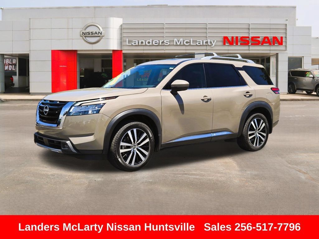 Used 2023 Nissan Pathfinder Platinum w/ Cargo Package AWD/4WD image 9
