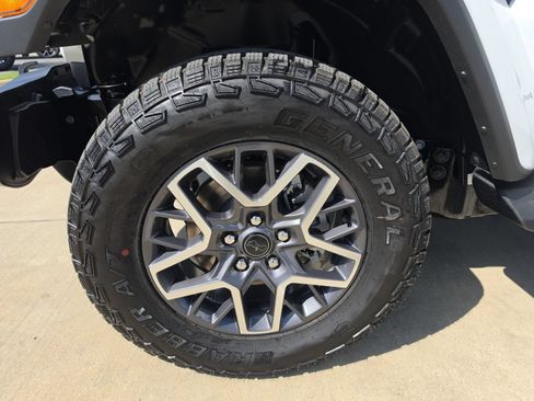 New 2026 Jeep Wrangler Unlimited Sahara AWD/4WD image 12