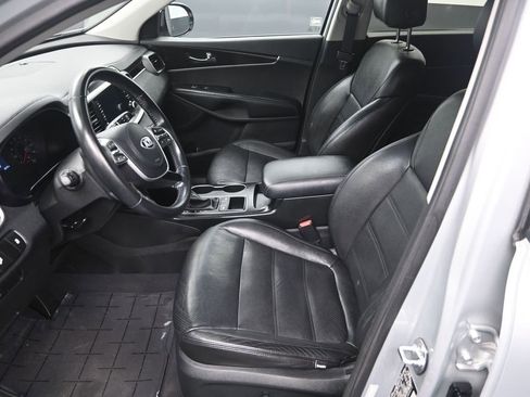 Used 2020 Kia Sorento LX w/ LX I4 Convenience Package image 14