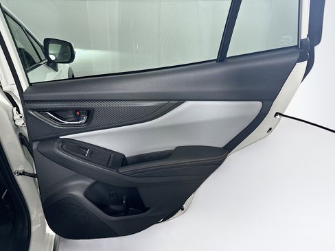 Used 2023 Subaru Crosstrek 2.5i Limited w/ Moonroof Package image 29