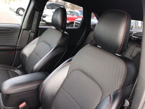 Used 2023 Ford Escape ST-Line AWD/4WD image 11