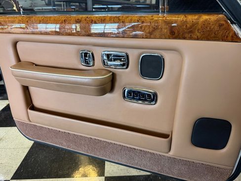 Used 1996 Rolls-Royce Silver Spur image 16