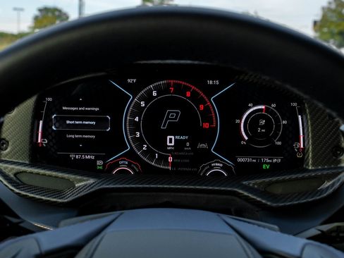 Used 2025 Lamborghini Revuelto image 20