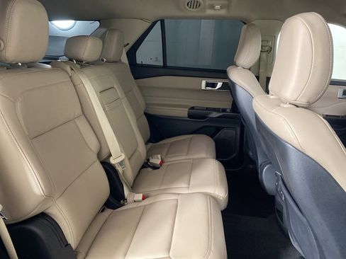 Used 2020 Ford Explorer XLT w/ Equipment Group 202A image 28