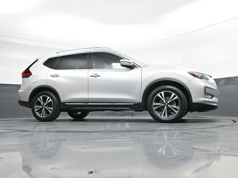 Used 2018 Nissan Rogue SL FWD image 38