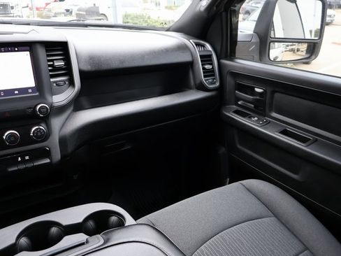 Used 2024 RAM 2500 Tradesman w/ Chrome Appearance Group image 14