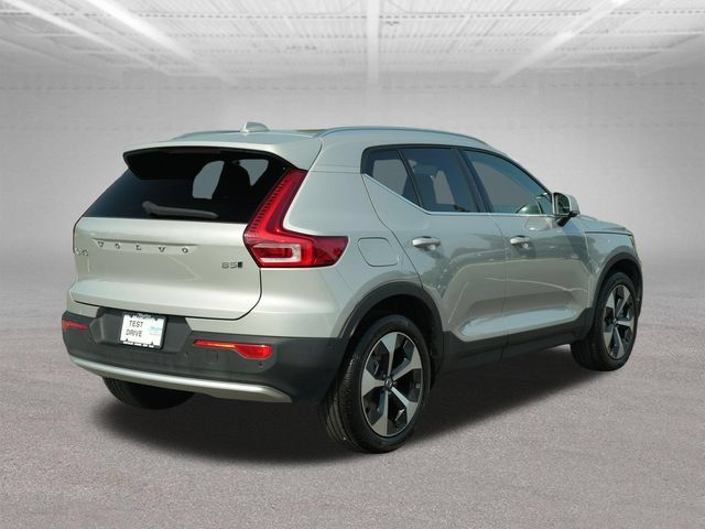 Used 2025 Volvo XC40 B5 Plus AWD/4WD image 9