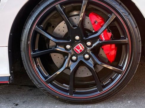 Used 2018 Honda Civic Type R image 46