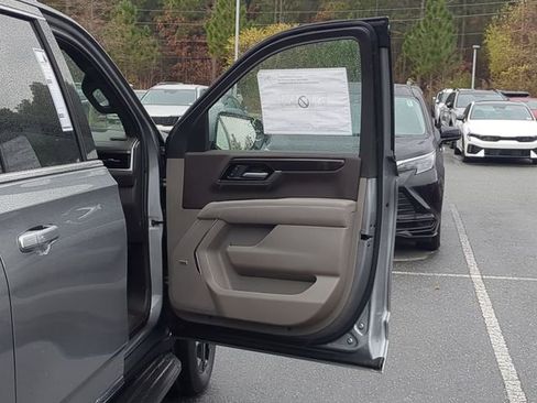 New 2026 GMC Yukon XL Elevation image 41