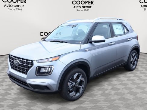 New 2026 Hyundai Venue SEL FWD image 3
