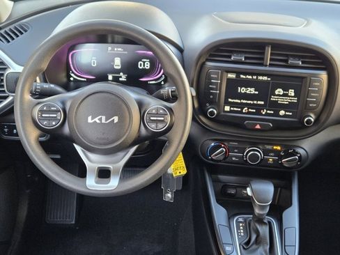 Certified 2025 Kia Soul LX image 27