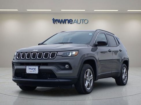 Used 2023 Jeep Compass Latitude w/ Convenience Group image 1