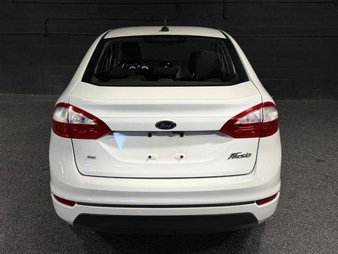 Used 2018 Ford Fiesta SE image 3