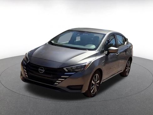 Used 2025 Nissan Versa SV image 7