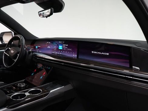 Used 2025 Cadillac Escalade Premium Luxury image 15